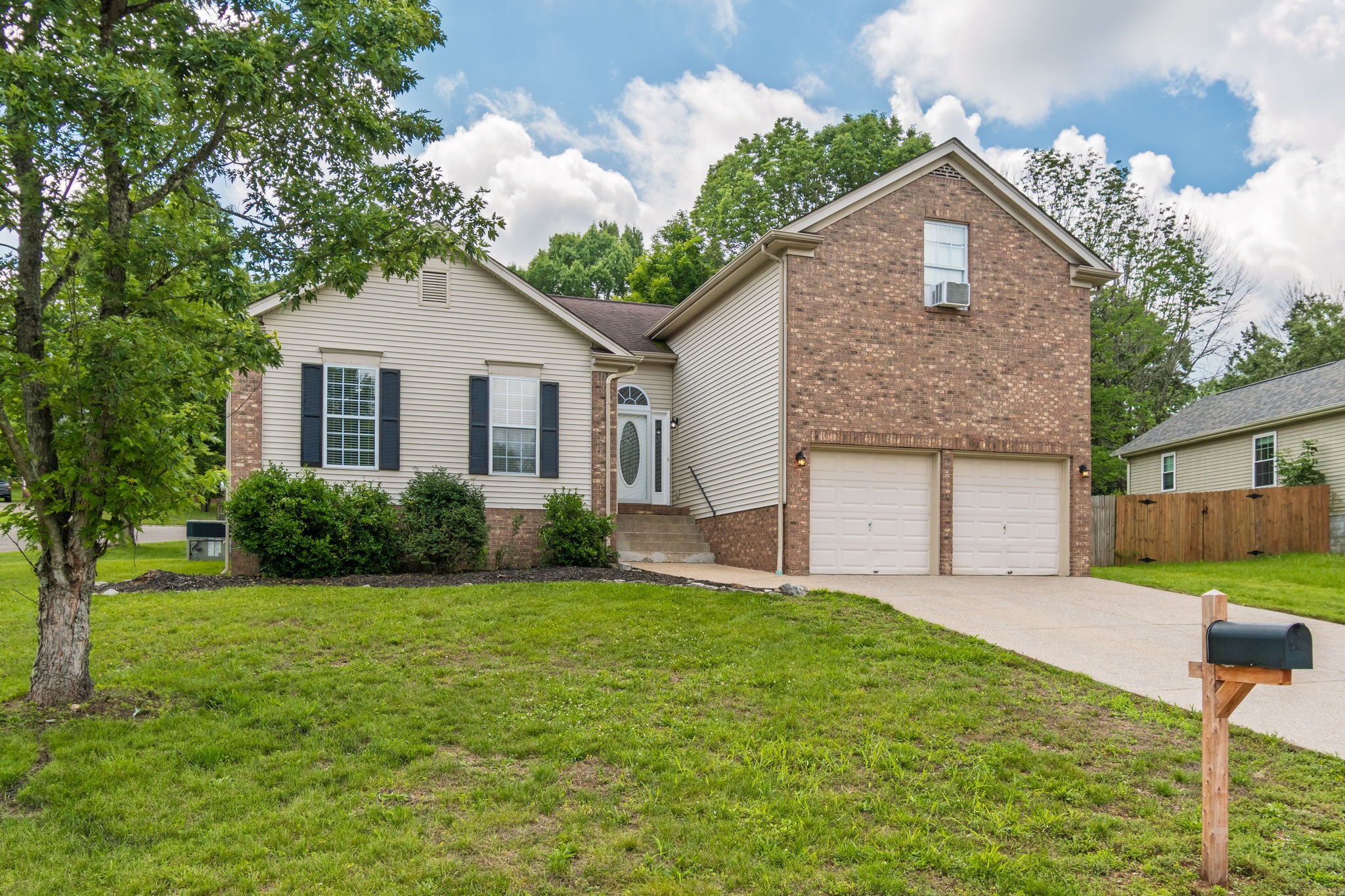 908 Celeste Ct