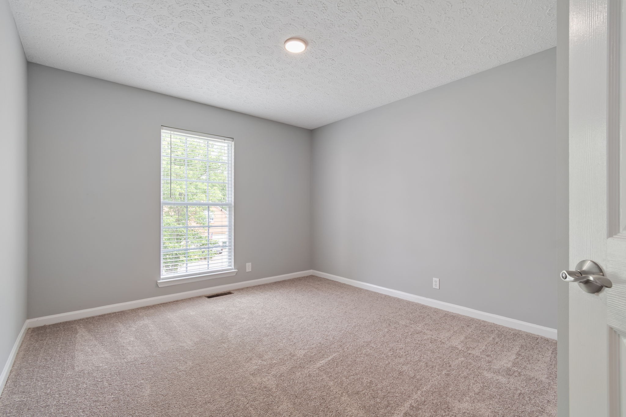 908 Celeste Ct
