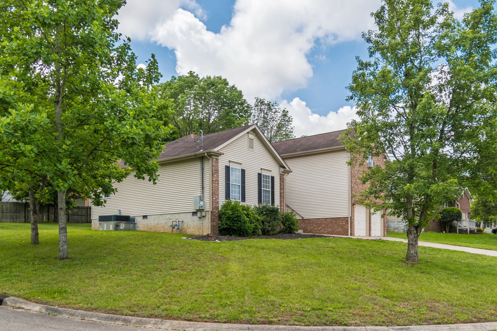 908 Celeste Ct