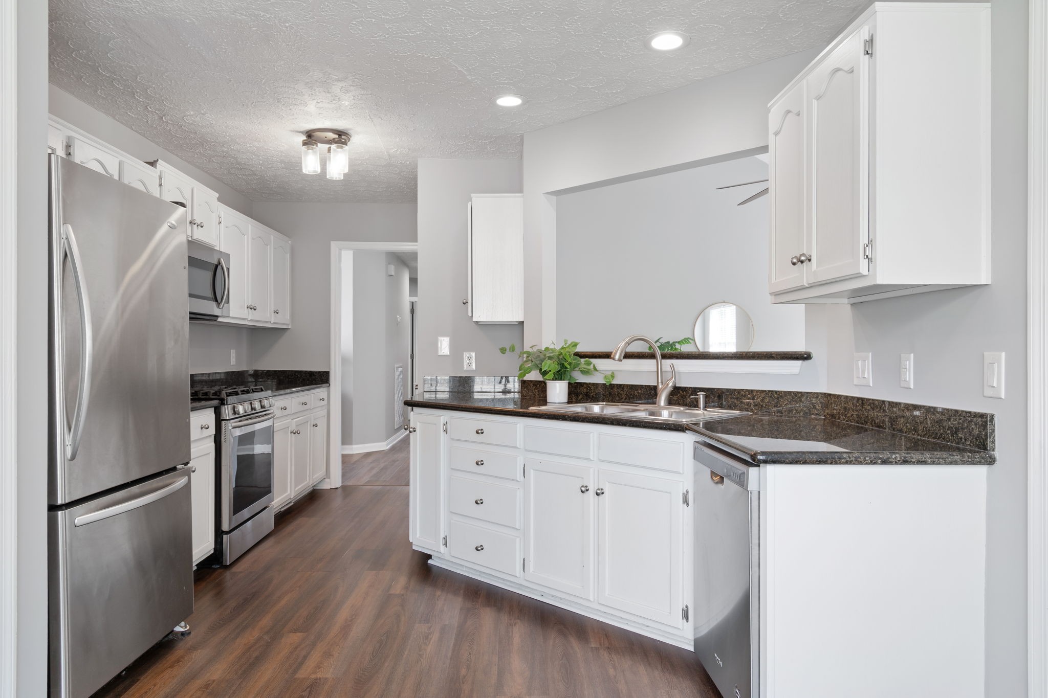 908 Celeste Ct