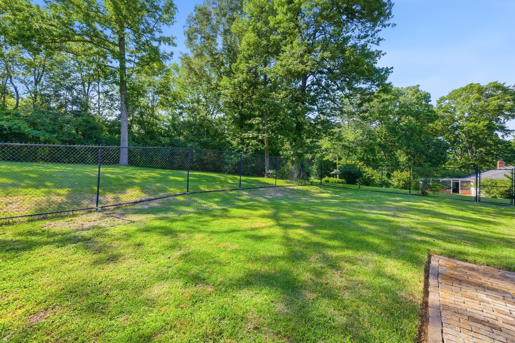 220 Linda Ln