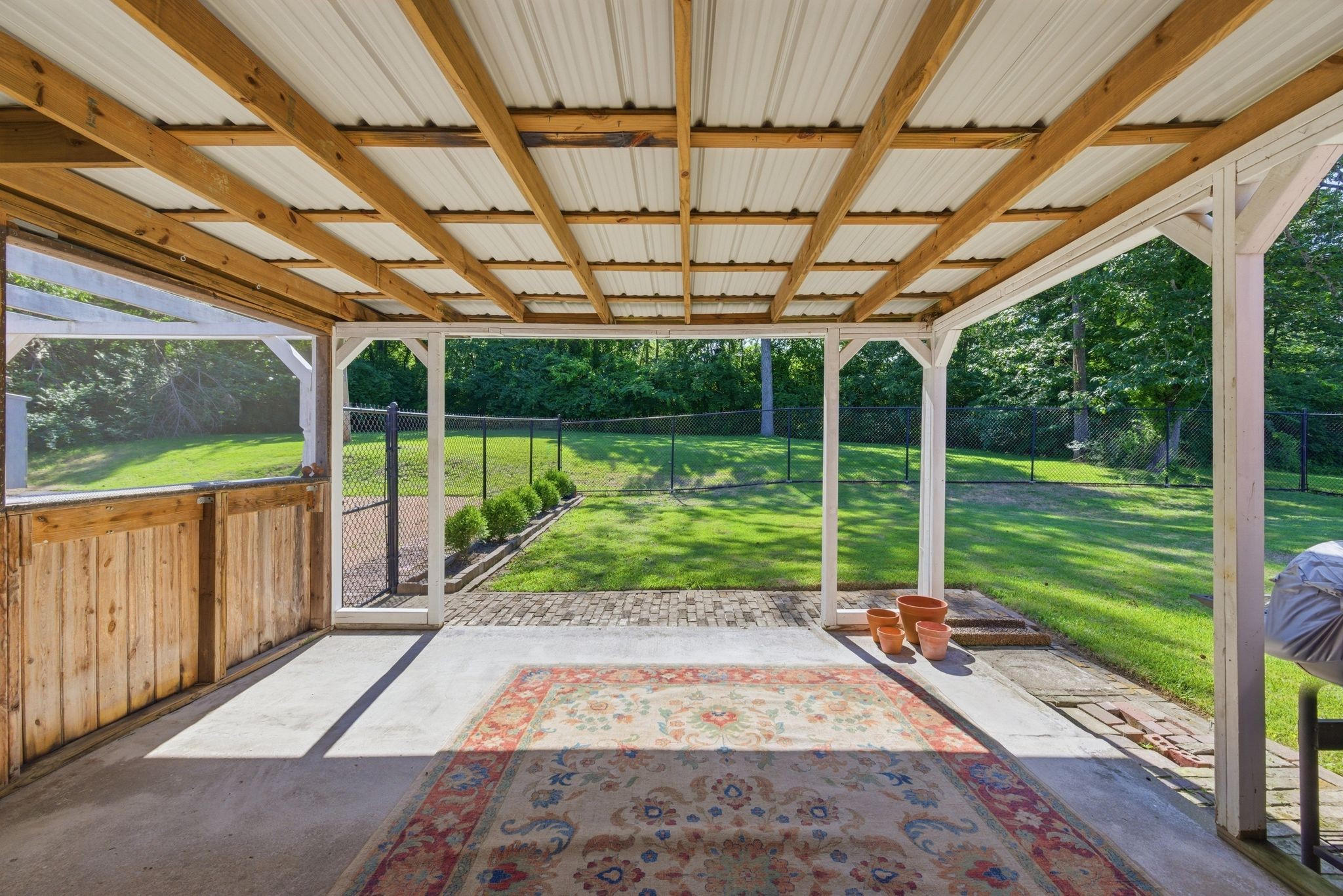 220 Linda Ln