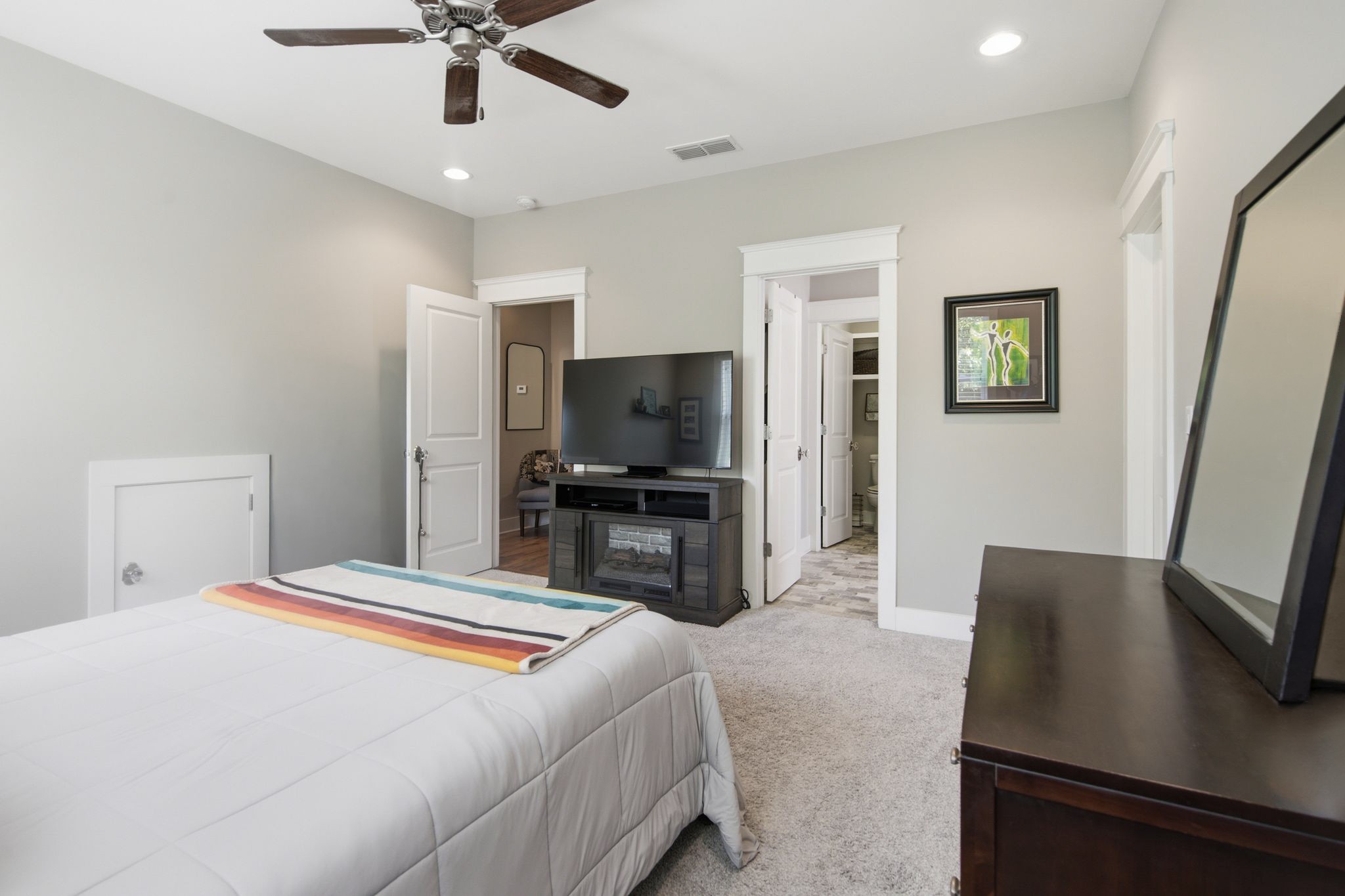 2507B Solon Dr