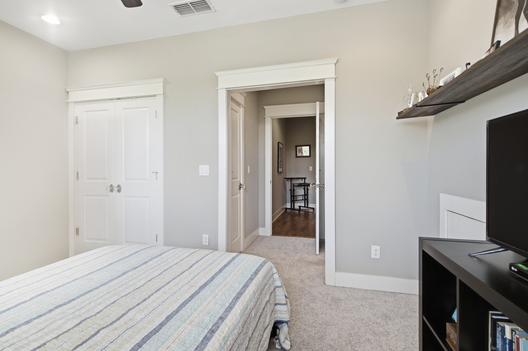 2507B Solon Dr