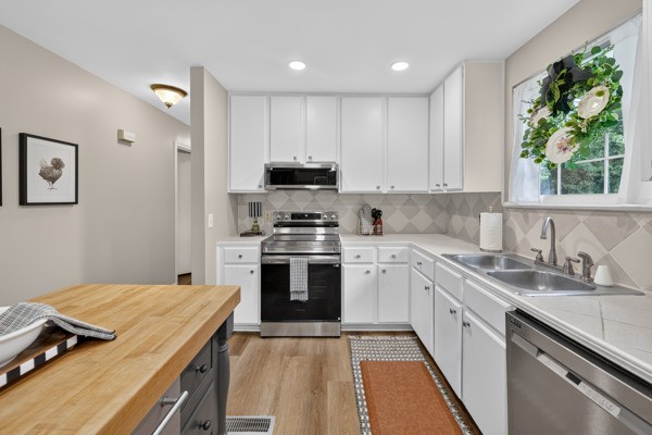 326 Raindrop Ln