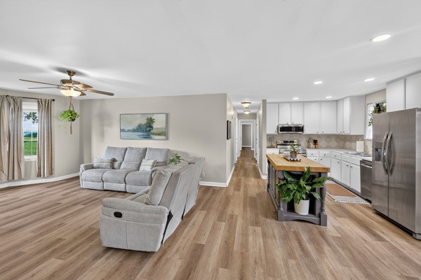 326 Raindrop Ln
