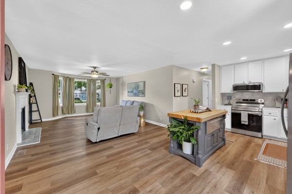 326 Raindrop Ln
