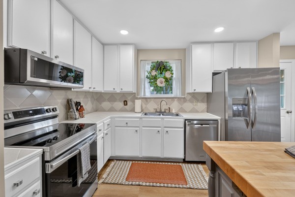 326 Raindrop Ln