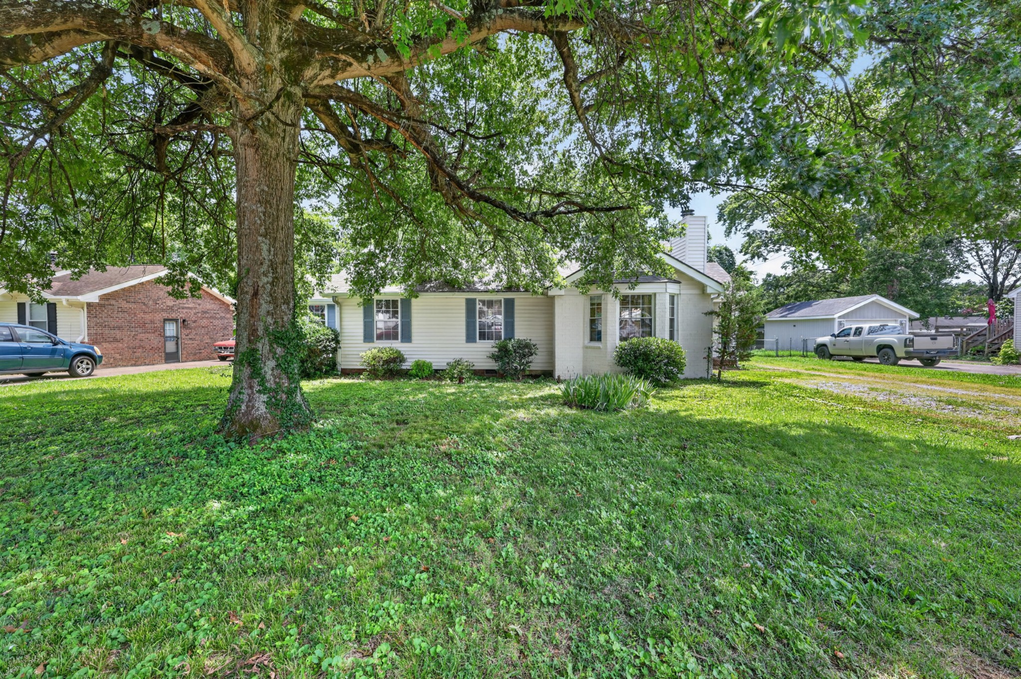 326 Raindrop Ln