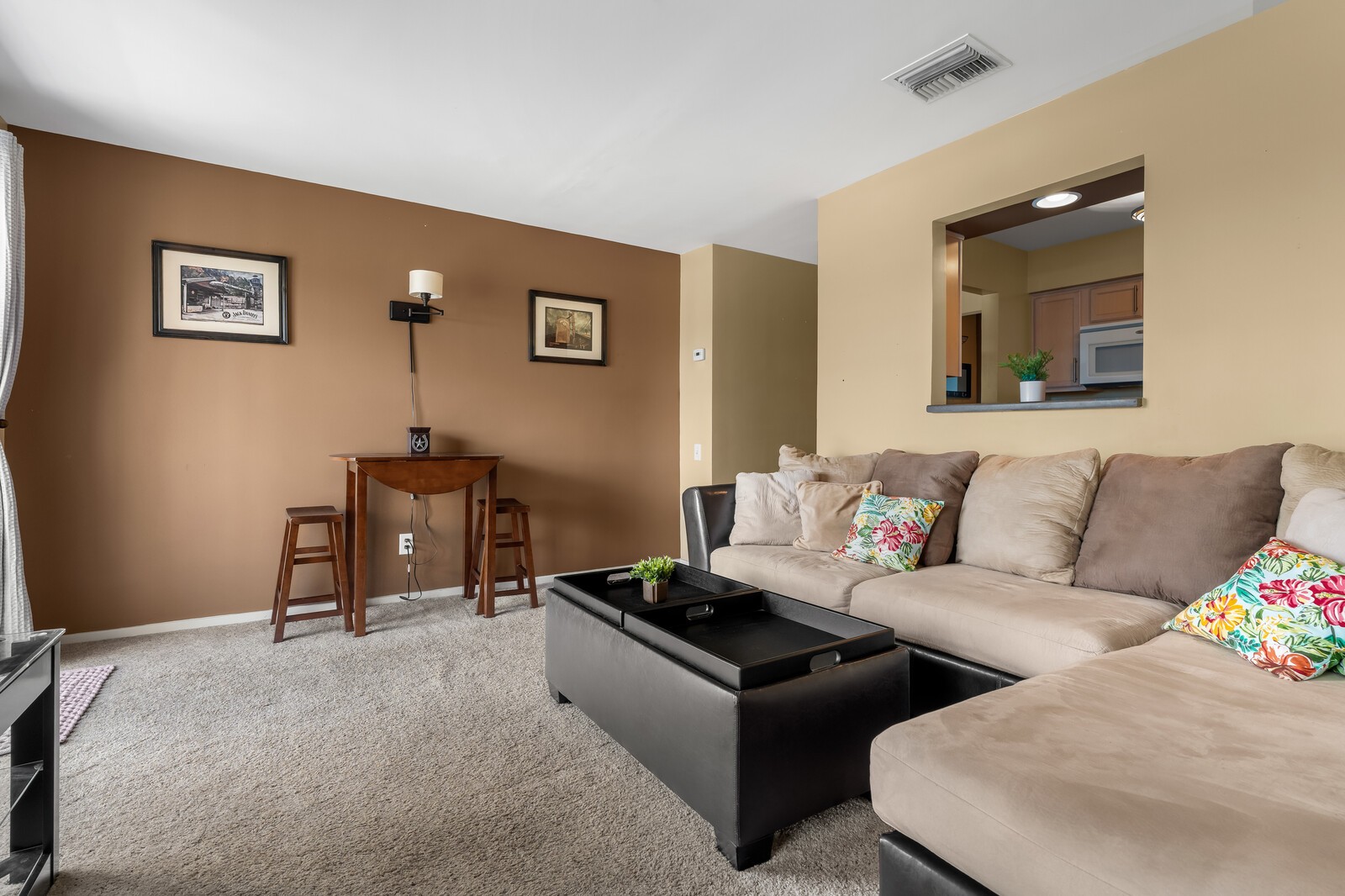 858 1st Ave, N Unit: 858