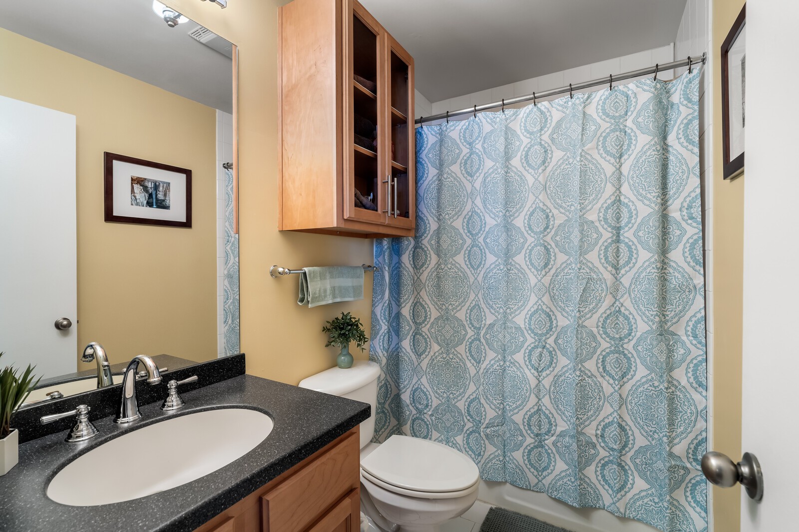 858 1st Ave, N Unit: 858