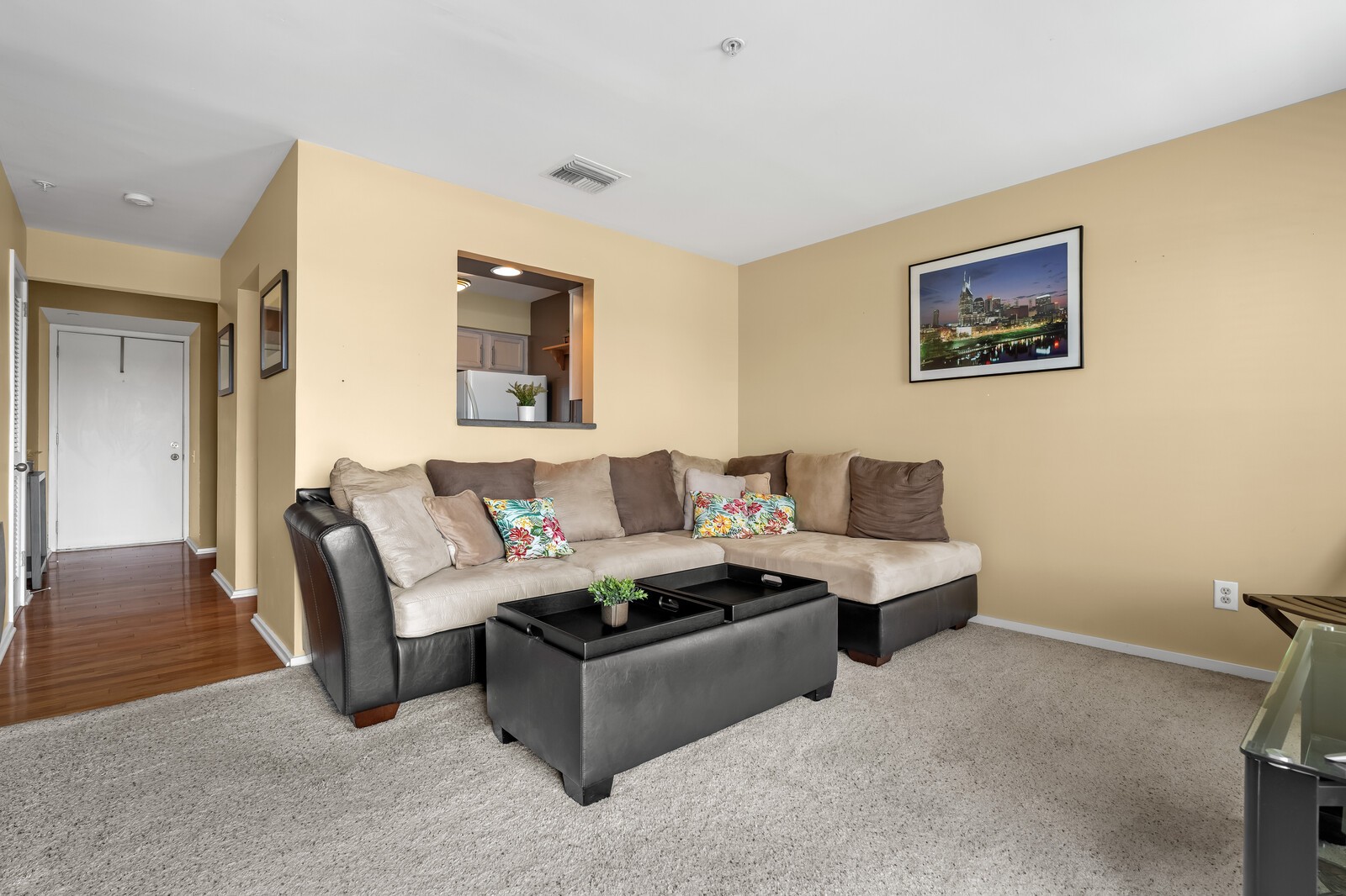 858 1st Ave, N Unit: 858