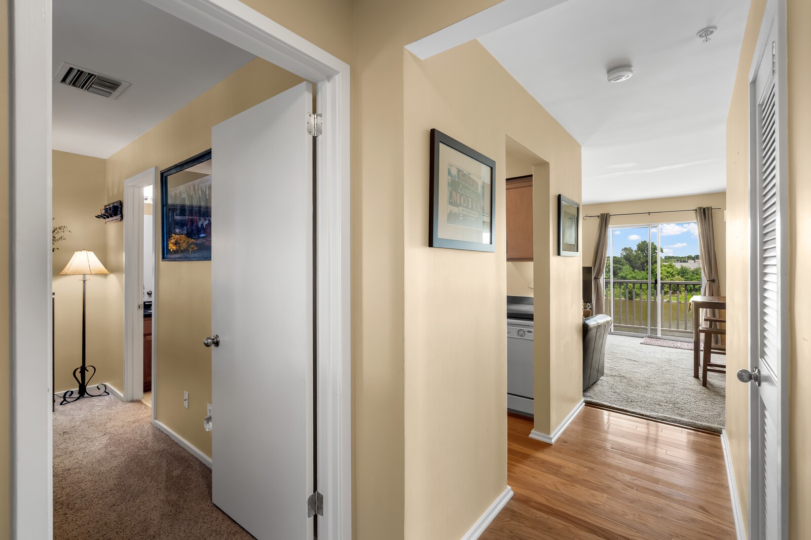 858 1st Ave, N Unit: 858