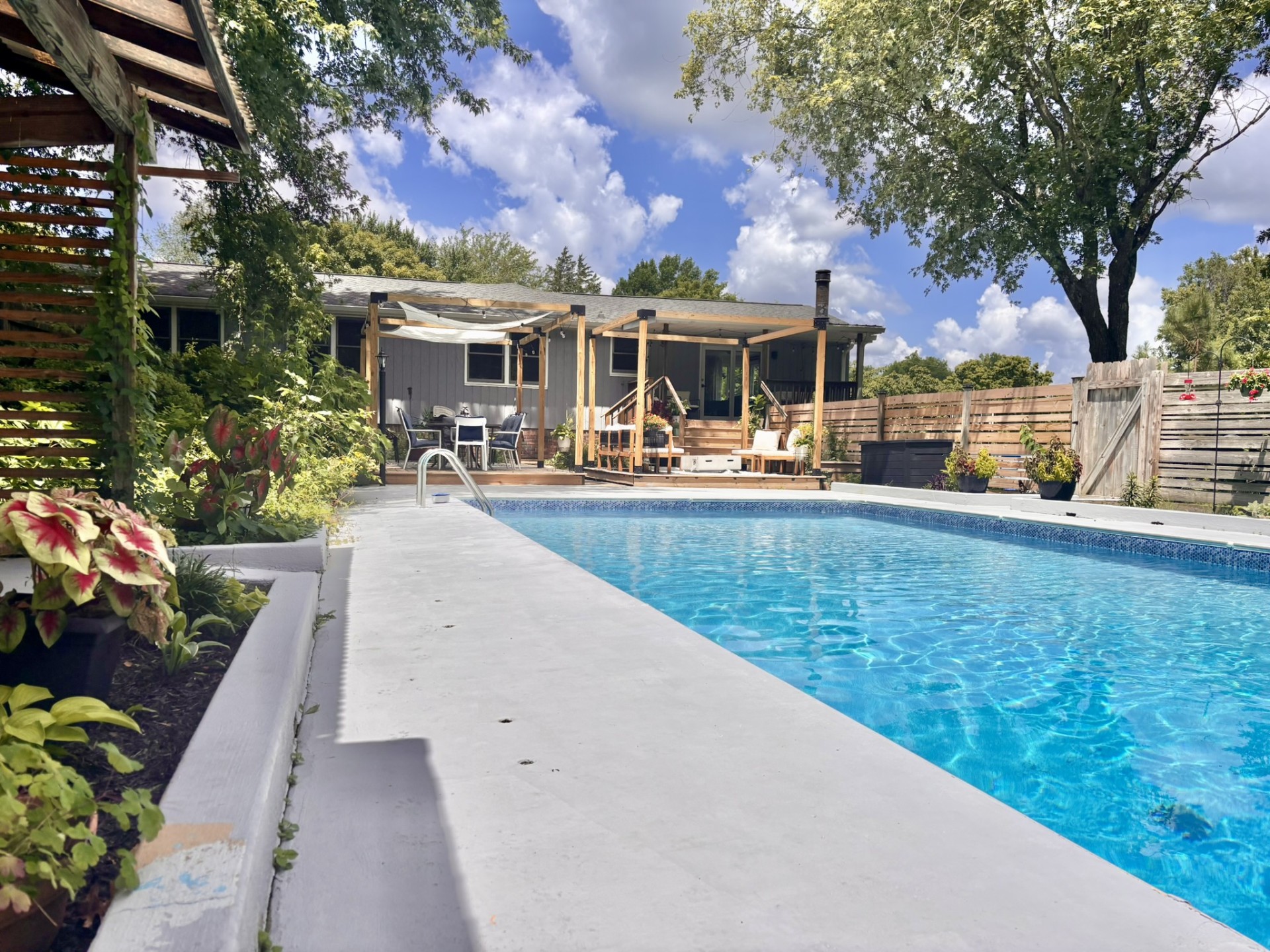 502 Hillwood Dr