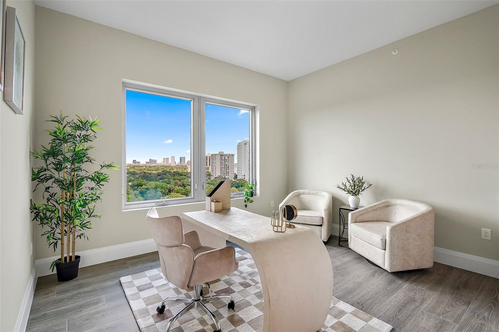 2910 W BARCELONA ST #1001