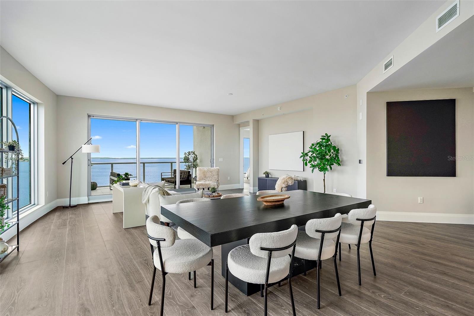 2910 W BARCELONA ST #1001