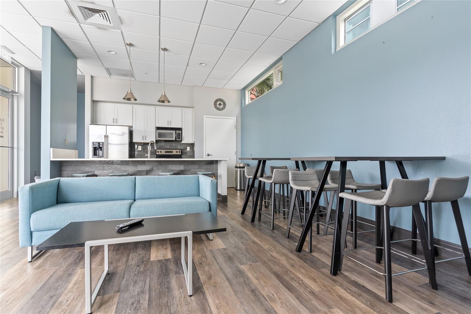 1208 E KENNEDY BLVD #912