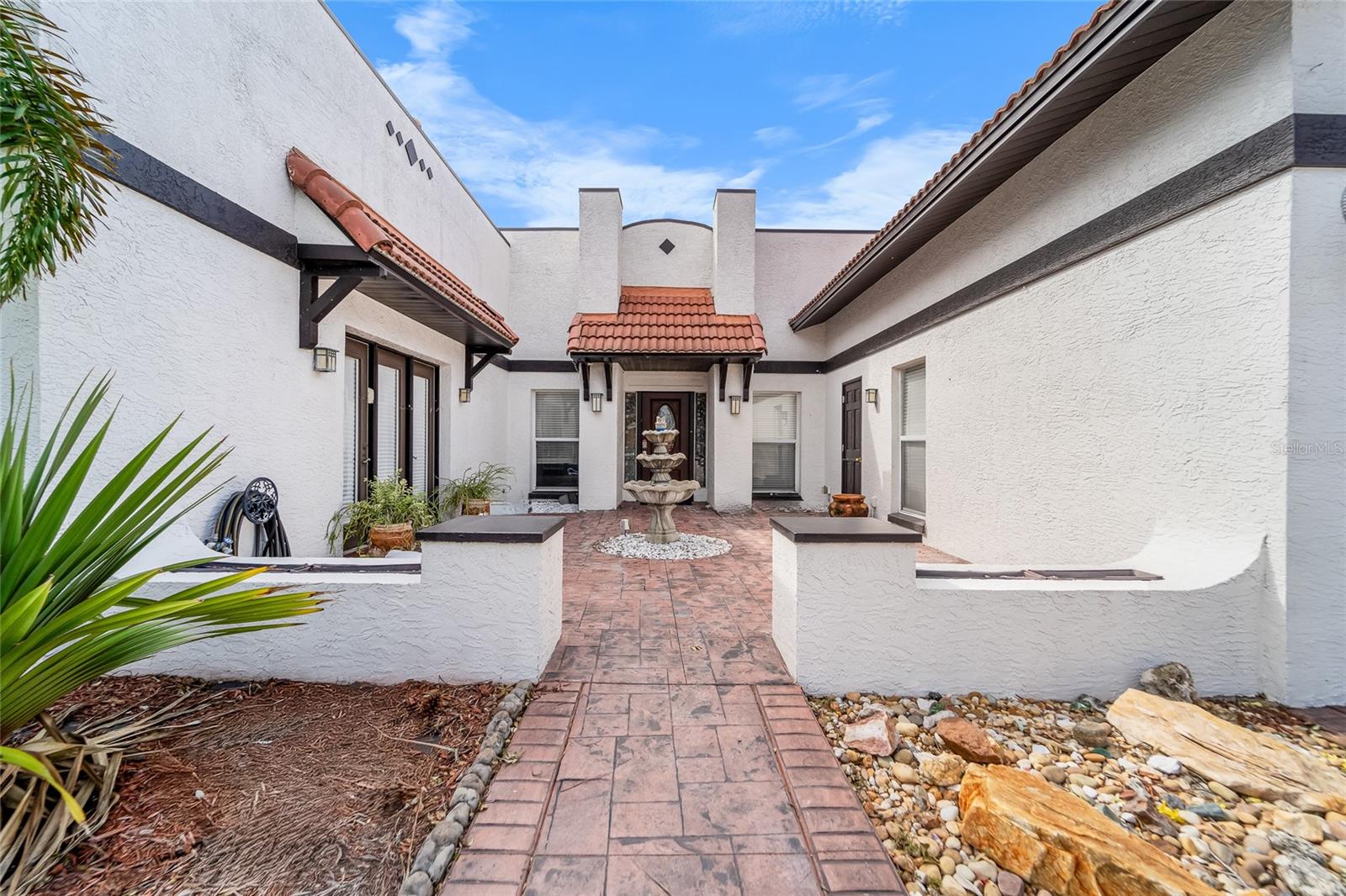 4618 BAY CREST DR