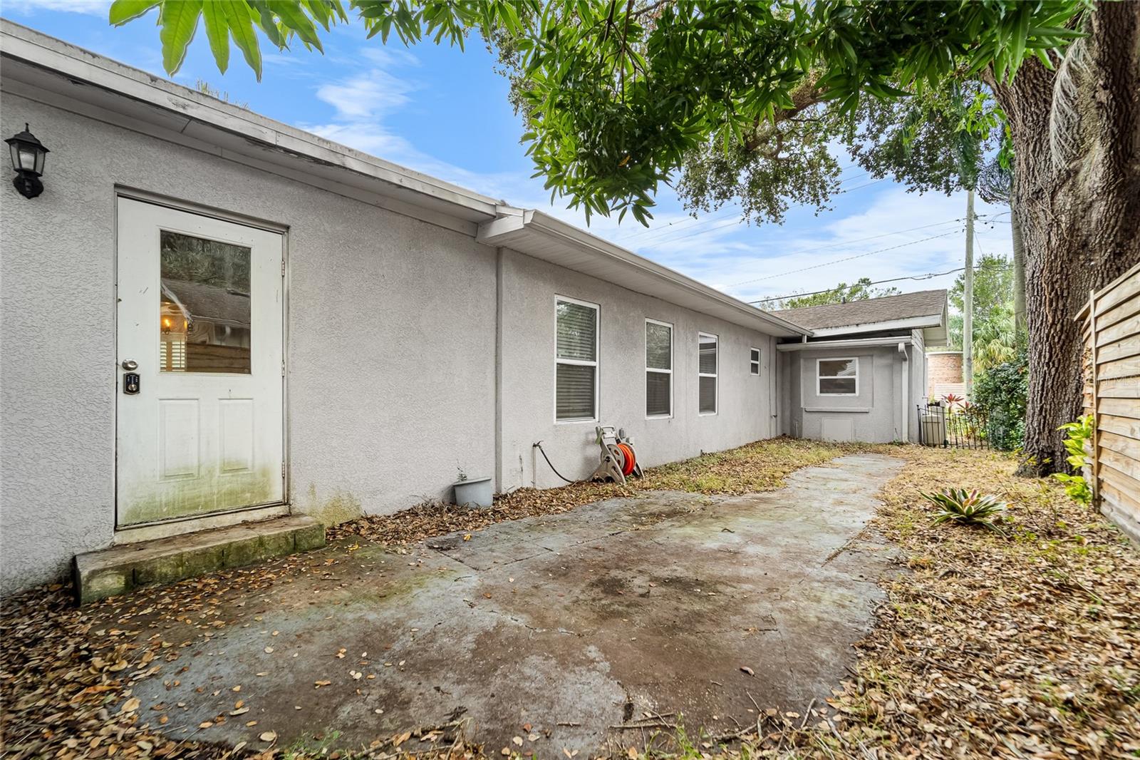 4809 N HIGHLAND AVE