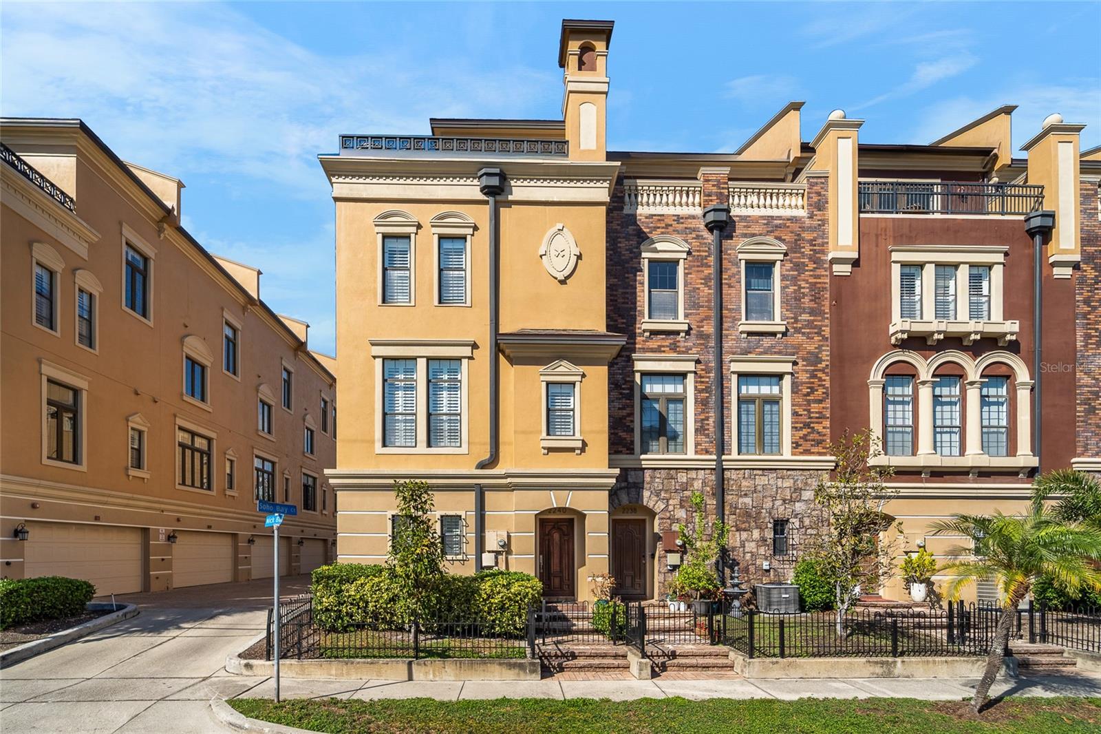 2240 SOHO BAY CT