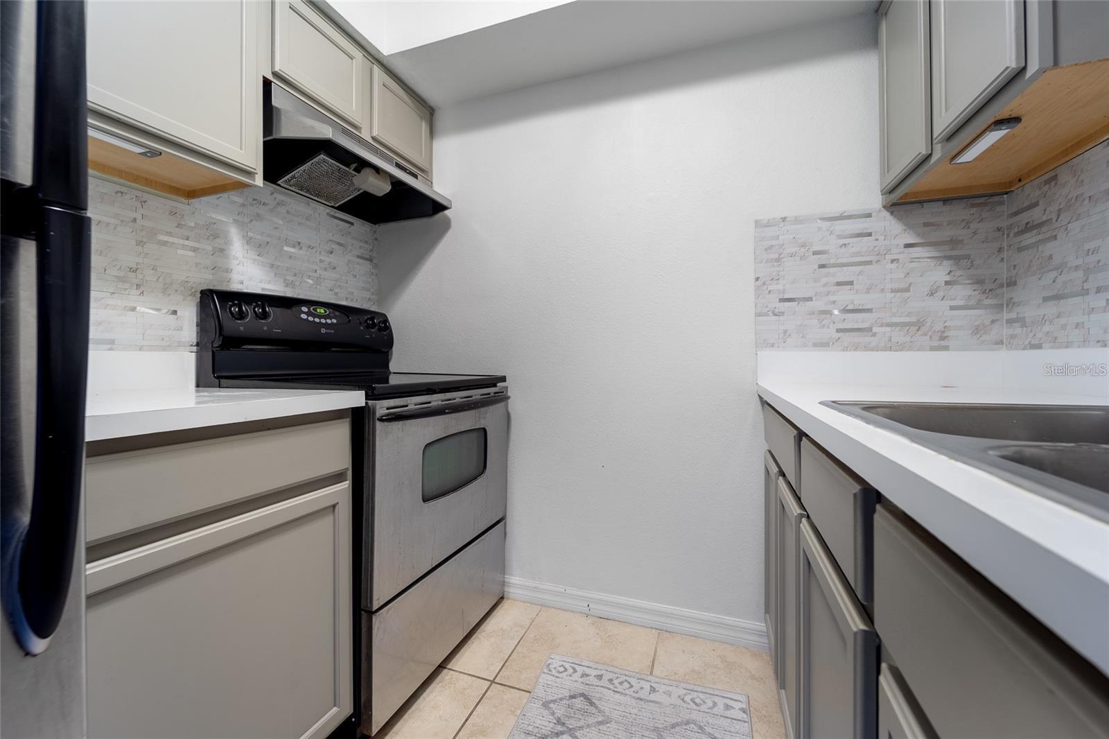 406 W AZEELE ST #307