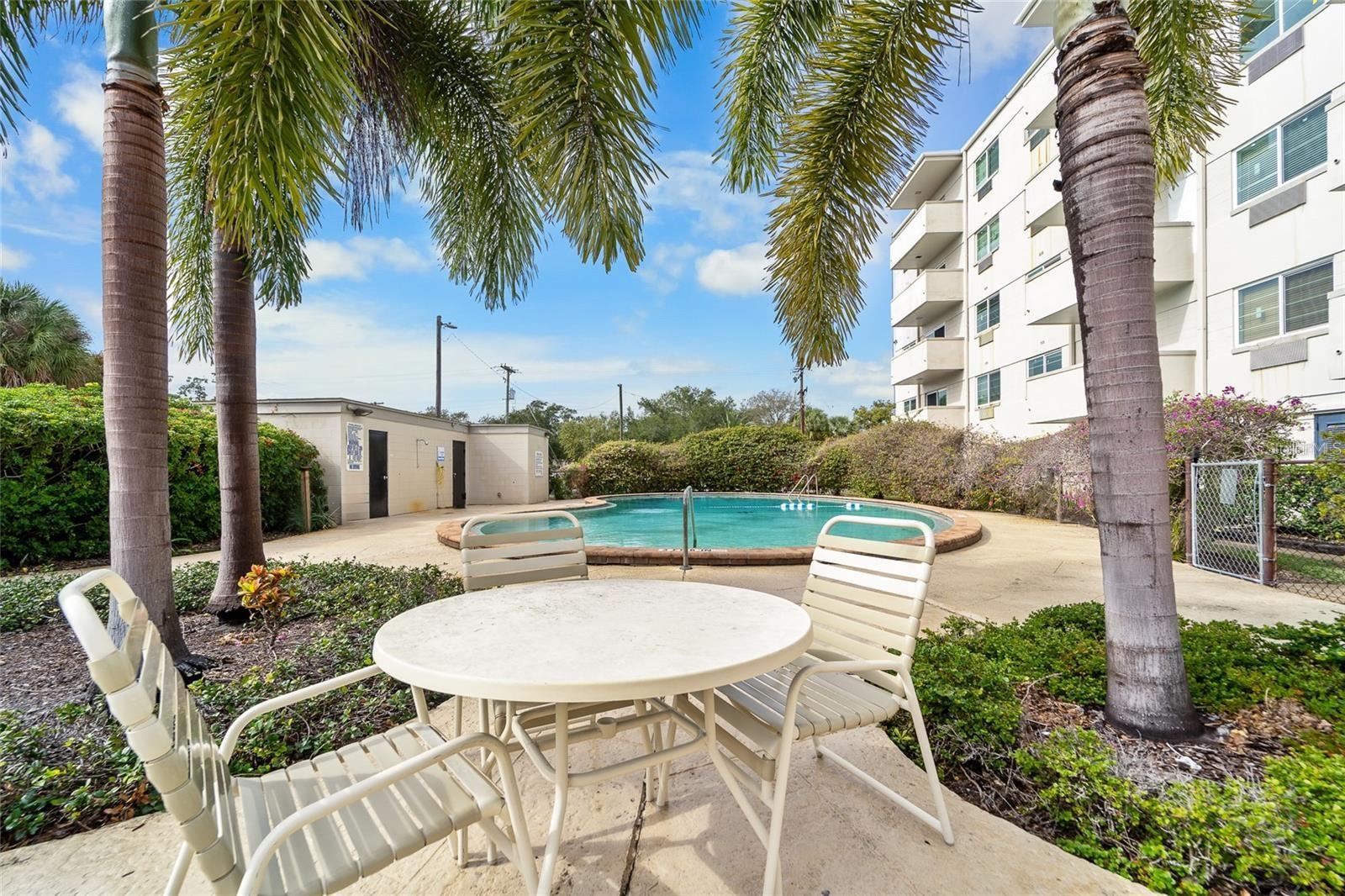 406 W AZEELE ST #307