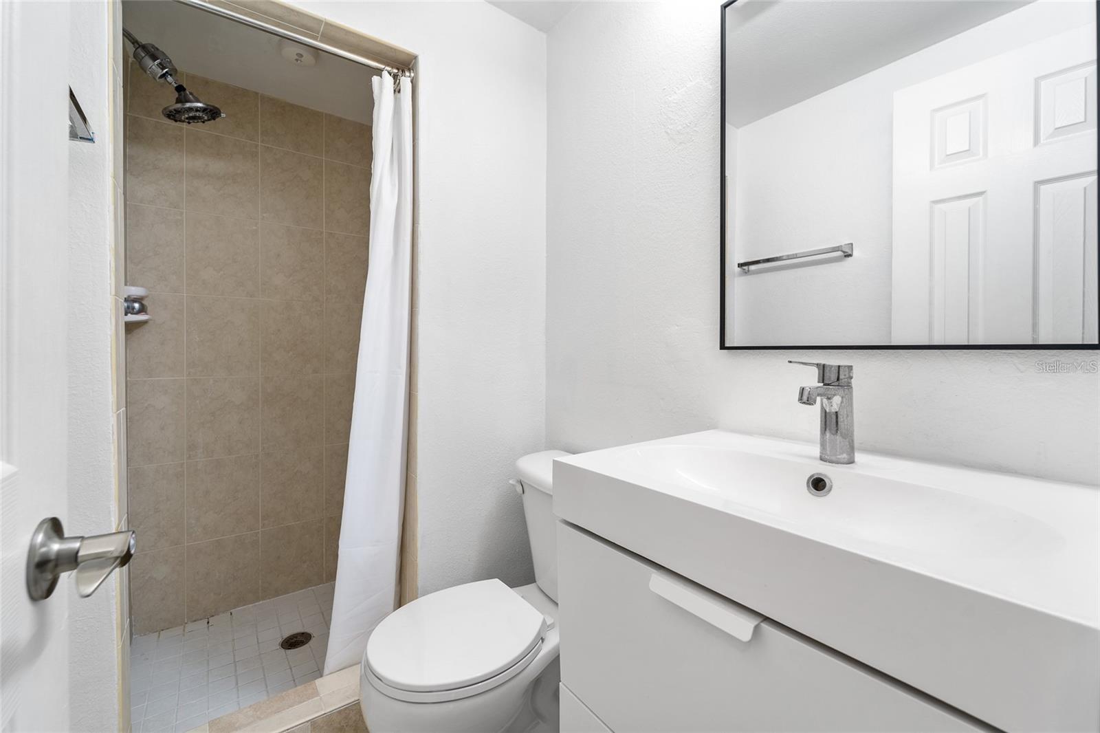 406 W AZEELE ST #307