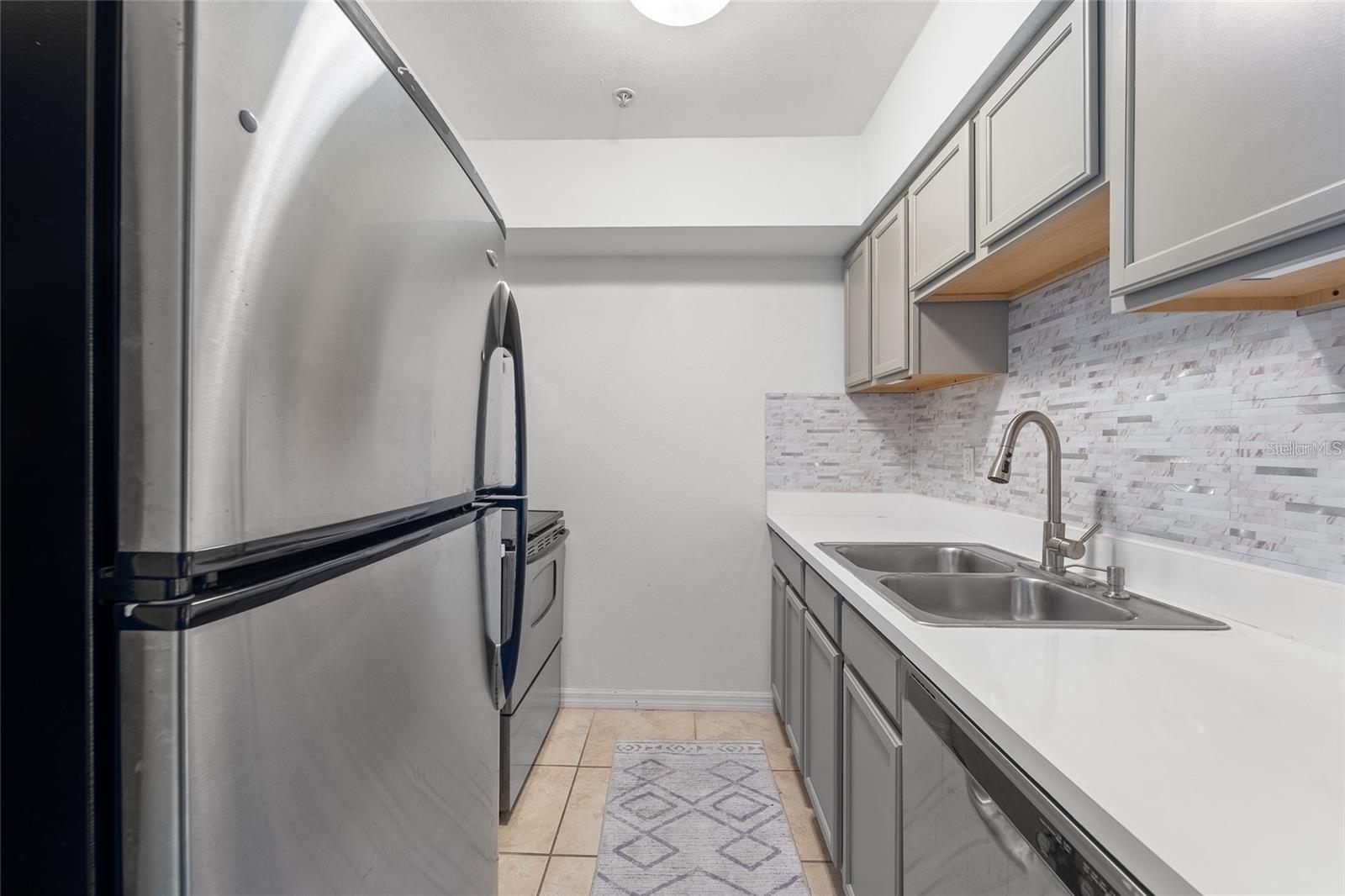 406 W AZEELE ST #307