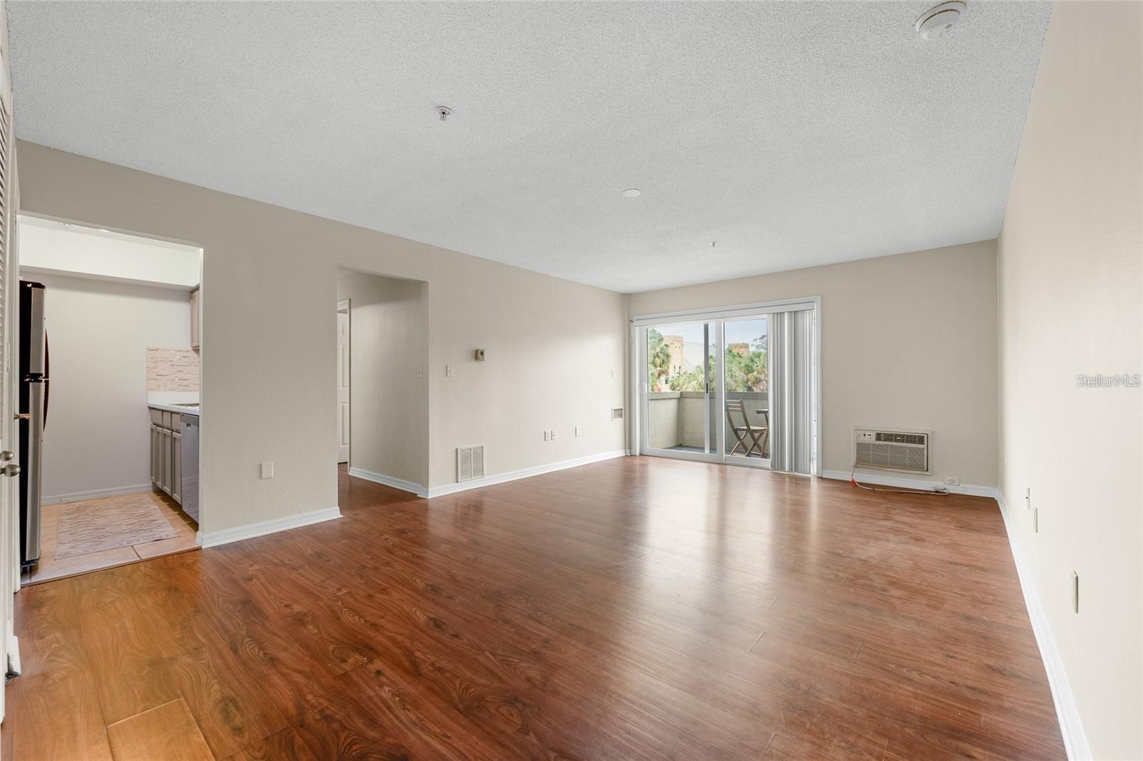 406 W AZEELE ST #307