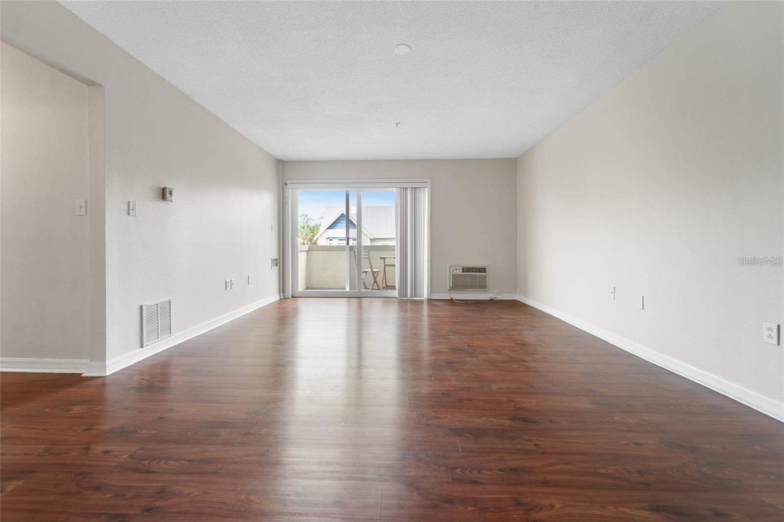 406 W AZEELE ST #307