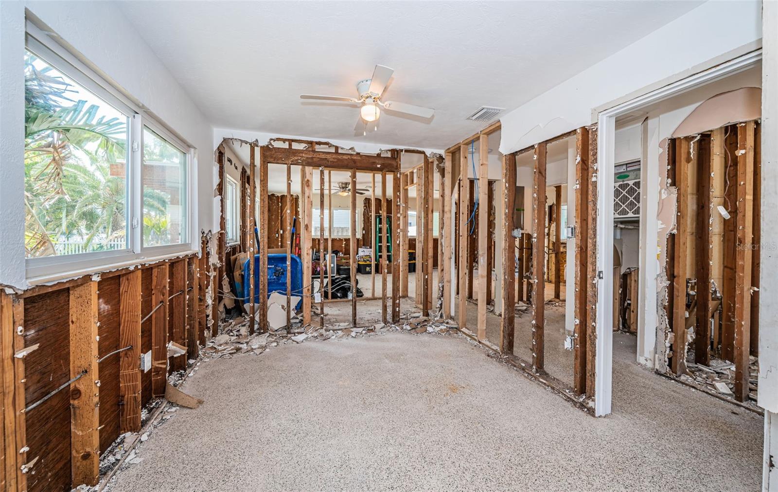 3962 POINSETTIA DR