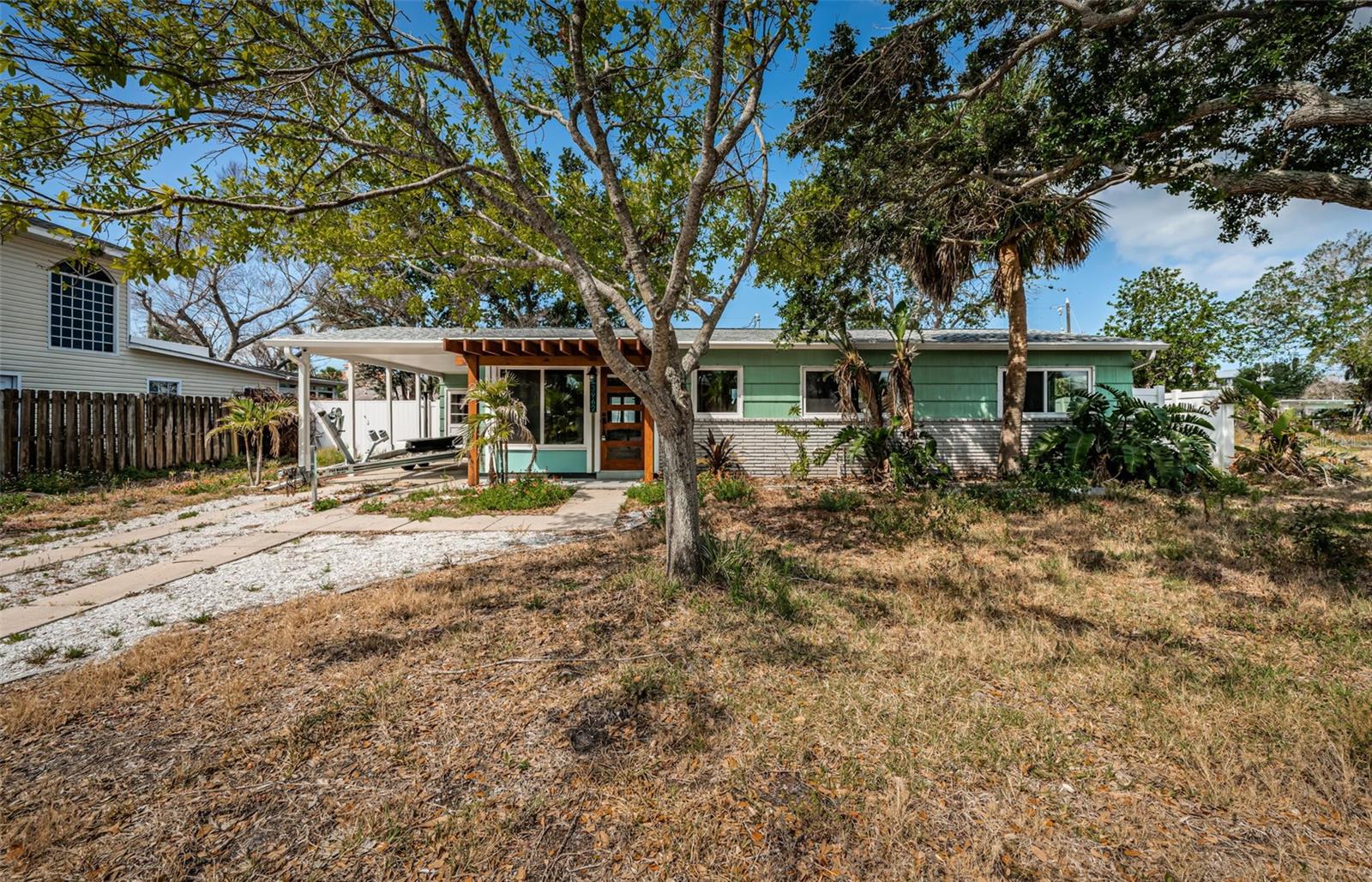 3962 POINSETTIA DR