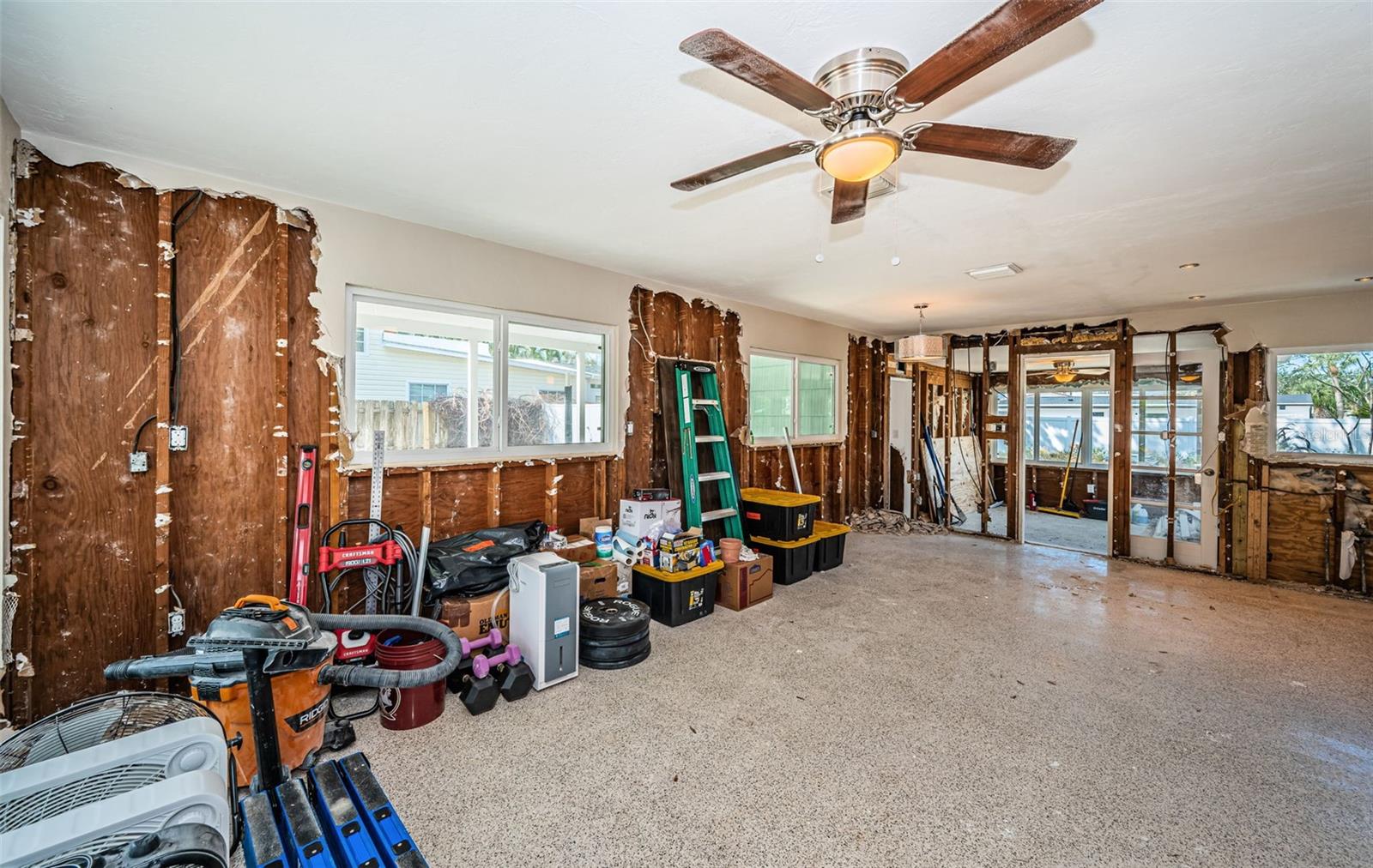 3962 POINSETTIA DR