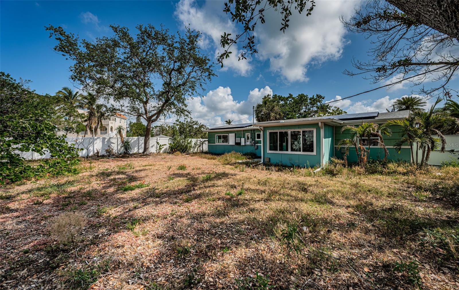 3962 POINSETTIA DR