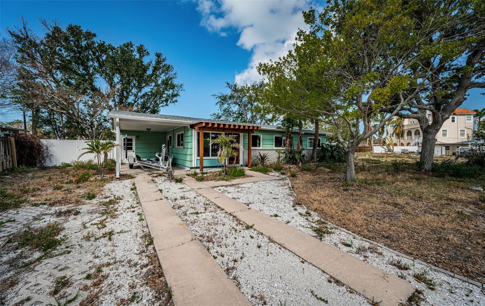 3962 POINSETTIA DR
