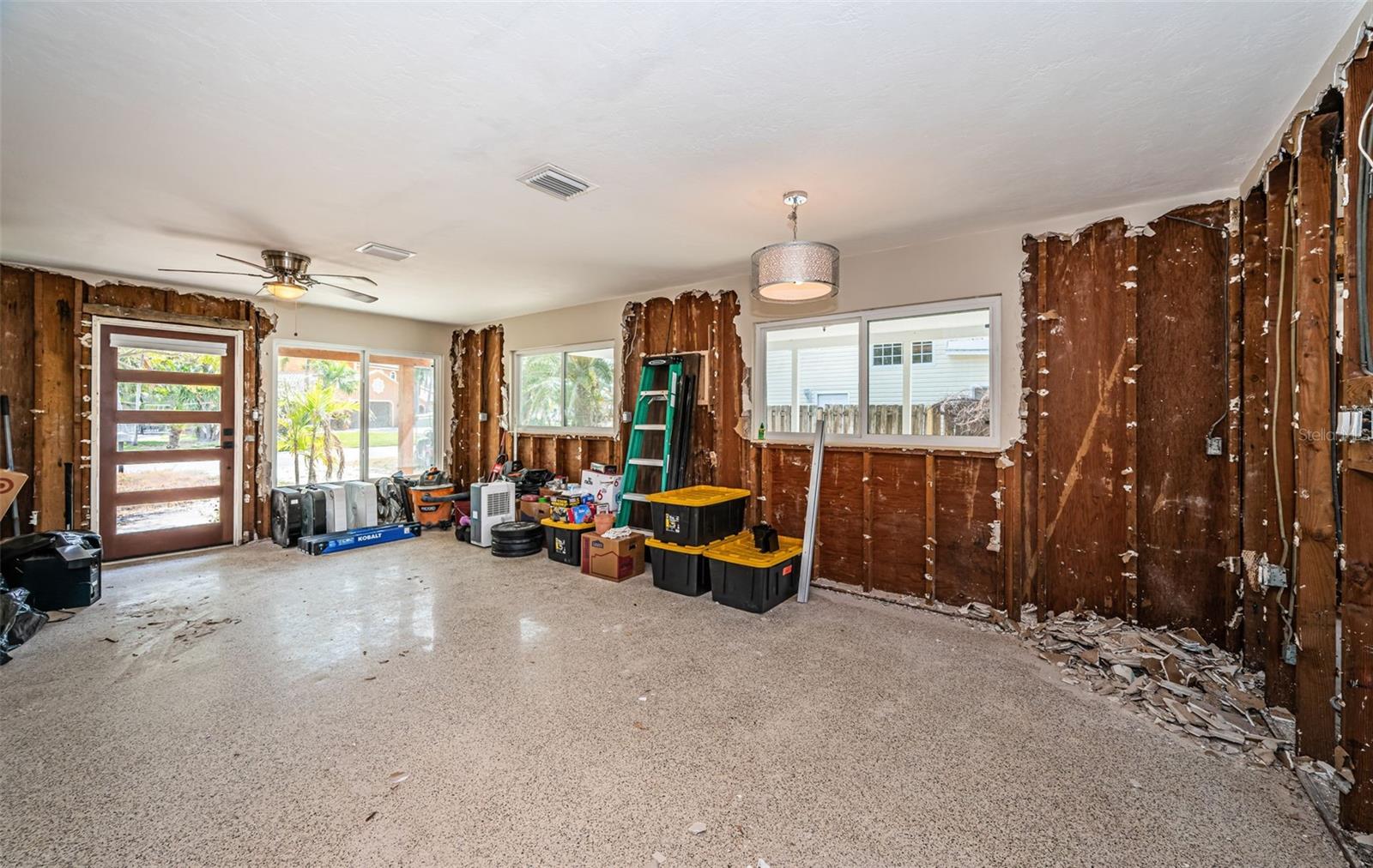 3962 POINSETTIA DR