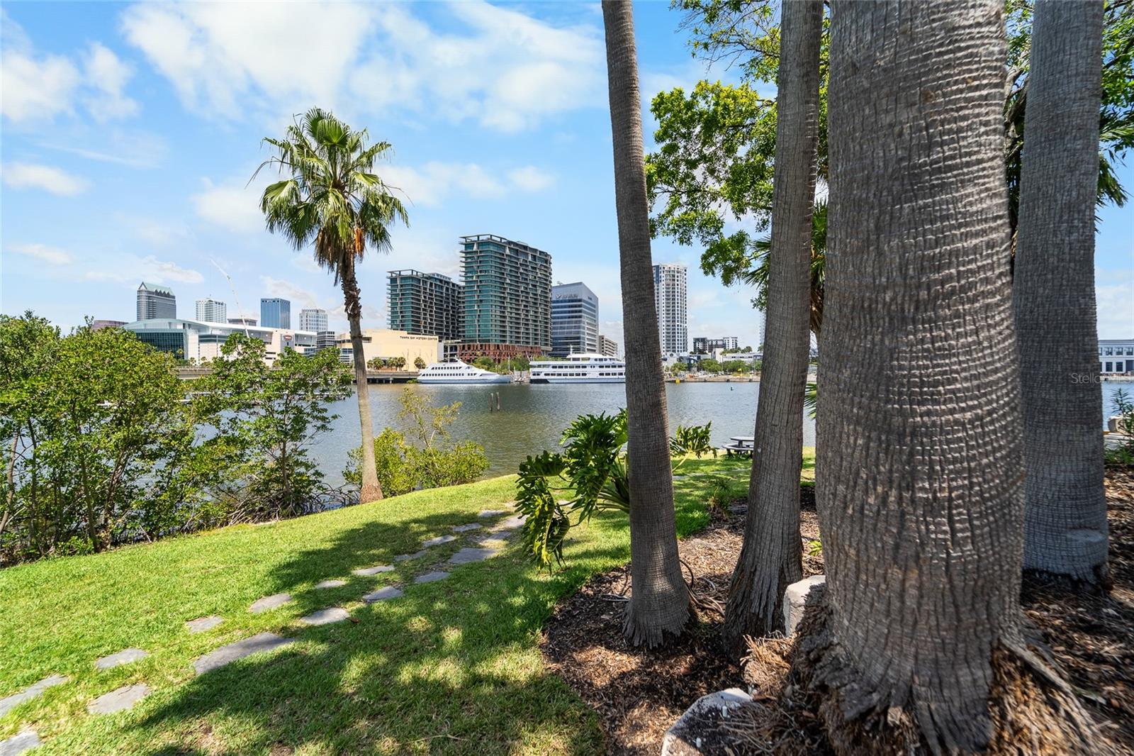 736 CORAL REEF DR