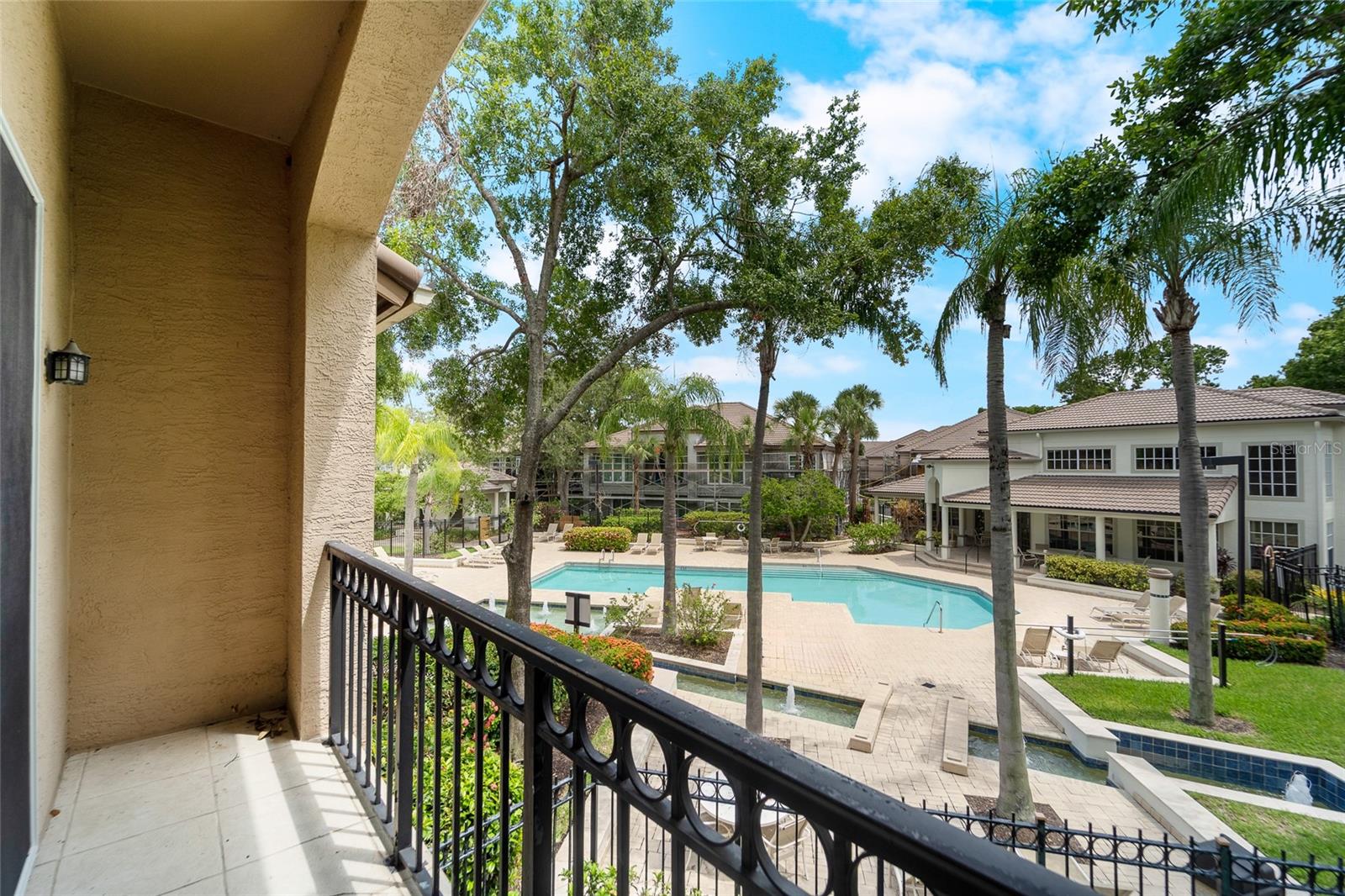 611 ARBOR LAKE LN