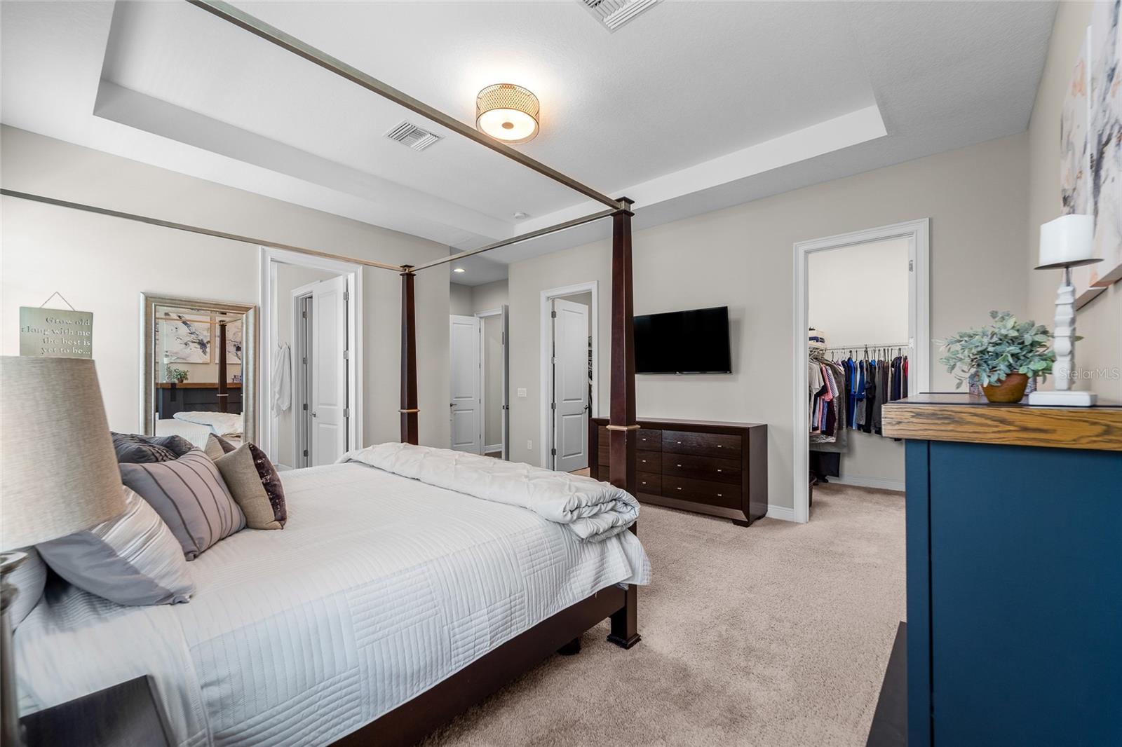 3108 W PALMIRA AVE