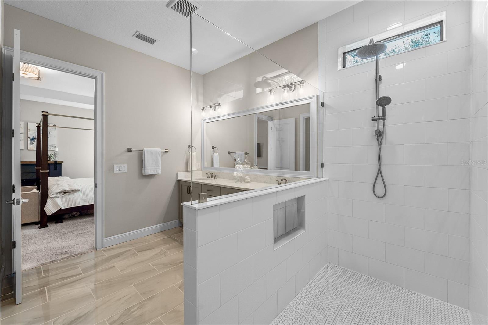 3108 W PALMIRA AVE