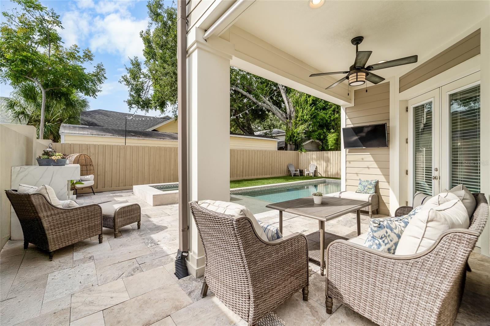 3108 W PALMIRA AVE