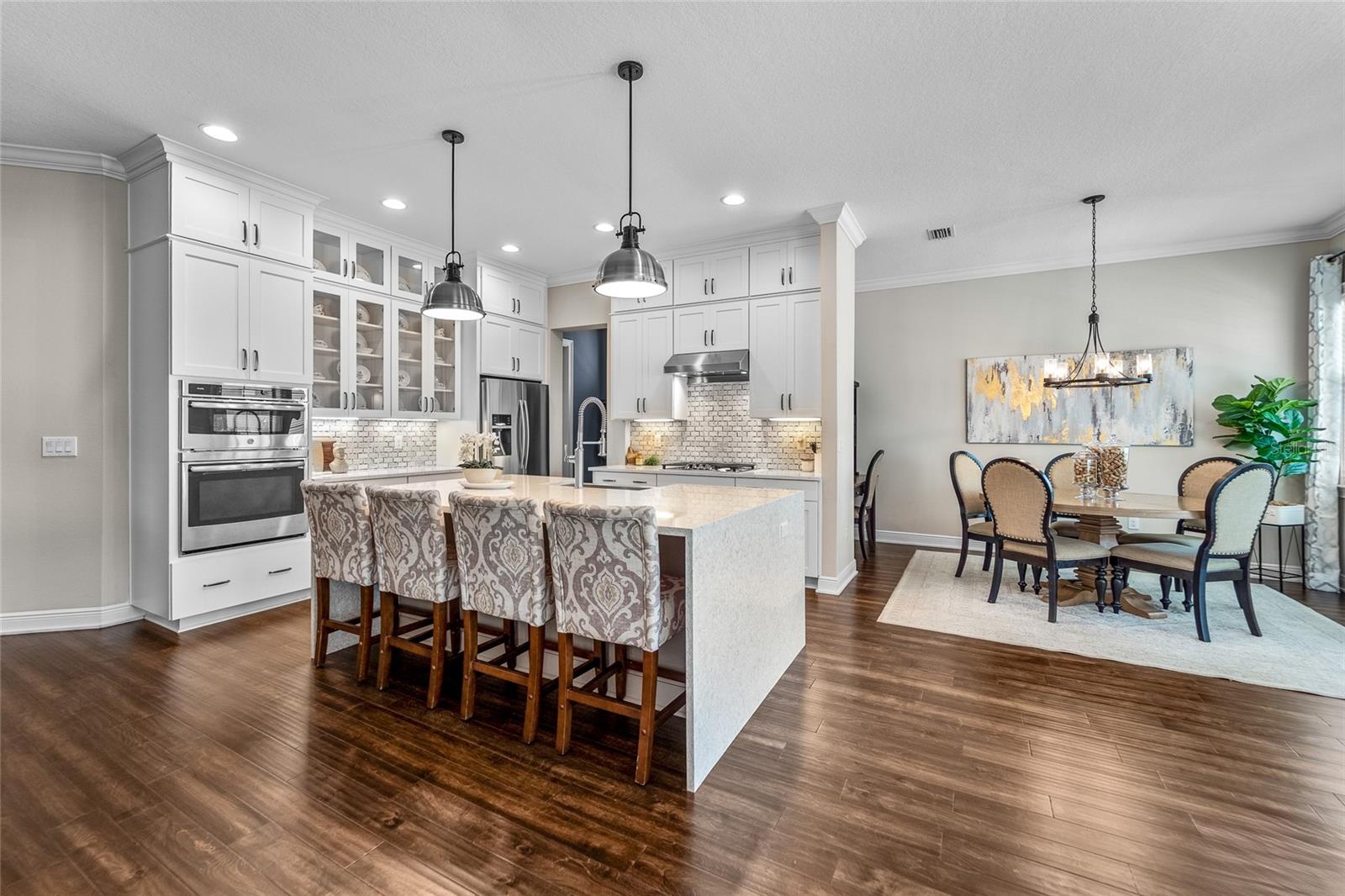 3108 W PALMIRA AVE