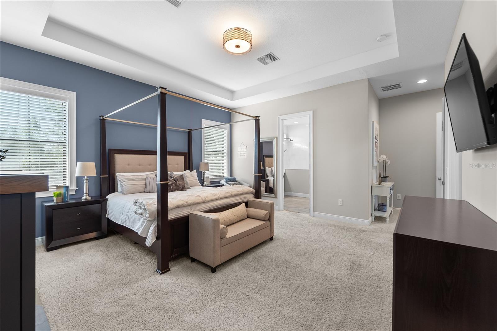 3108 W PALMIRA AVE