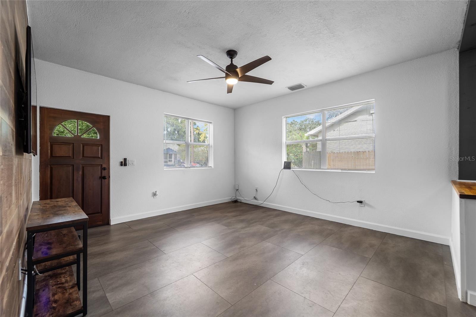 1309 E FRIERSON AVE