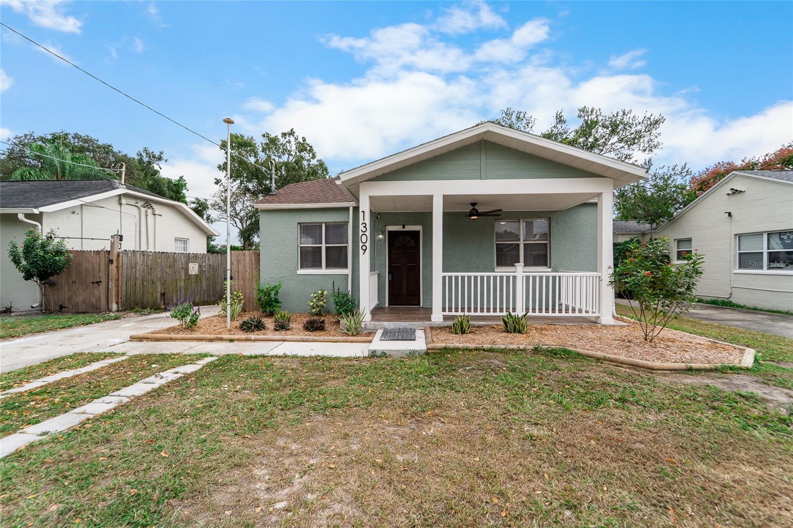 1309 E FRIERSON AVE