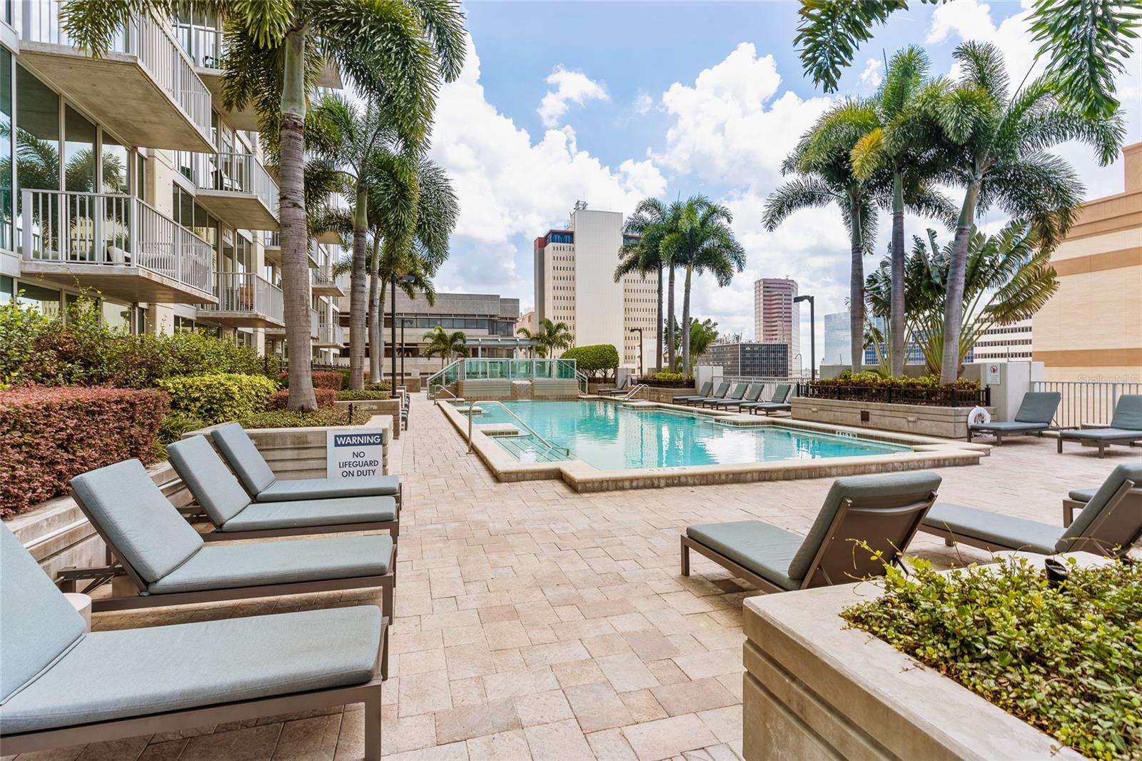 777 N ASHLEY DR #1403