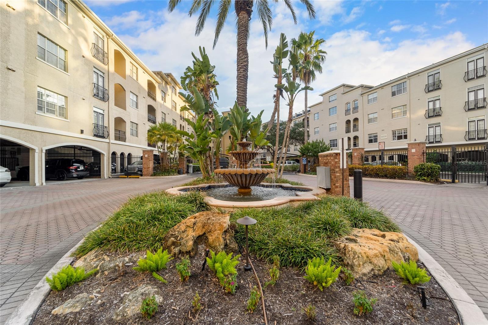 501 KNIGHTS RUN AVE #6101