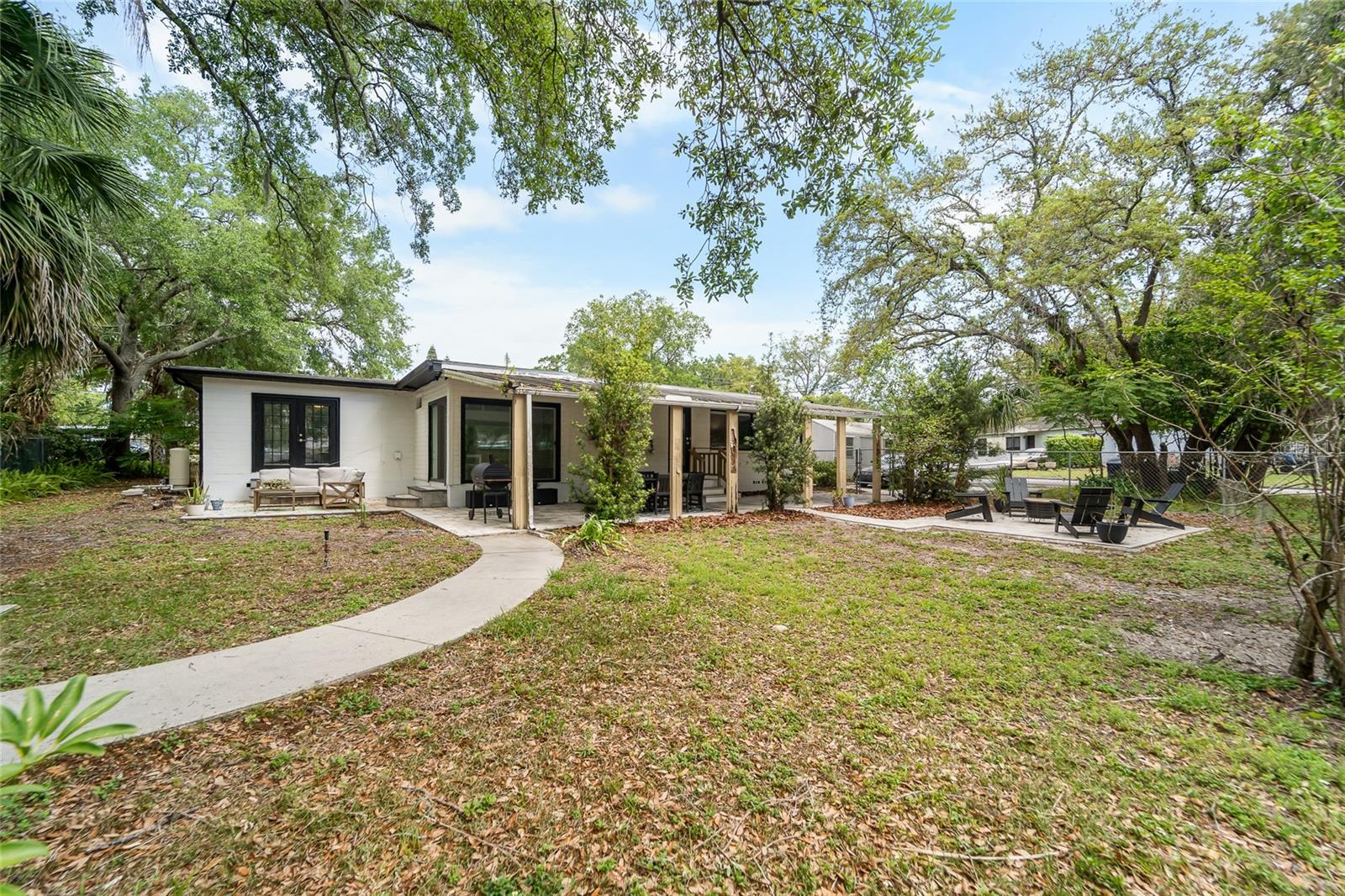 1502 W MEADOWBROOK AVE