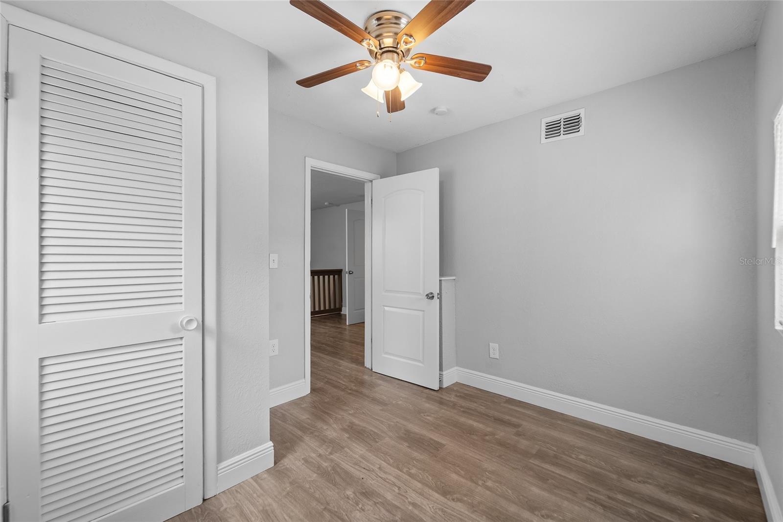 115 W ALLISON CT