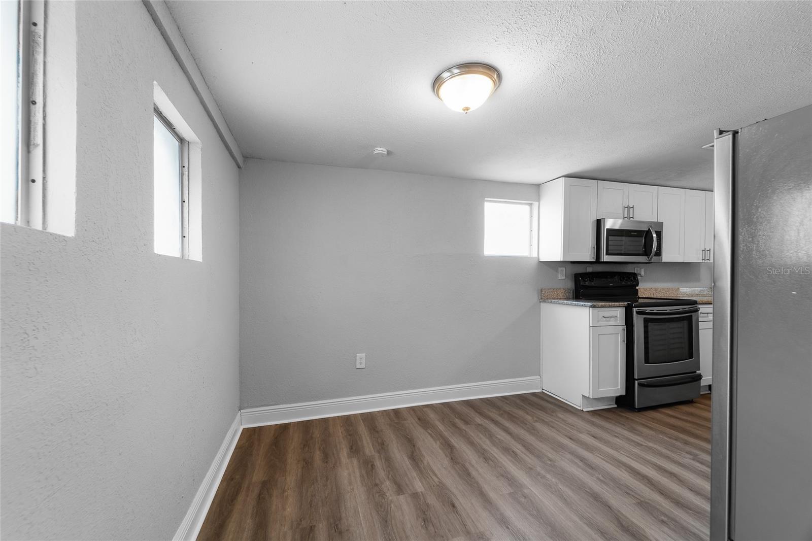115 W ALLISON CT